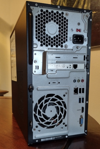 HP Pavilion Desktop 570-p014 back